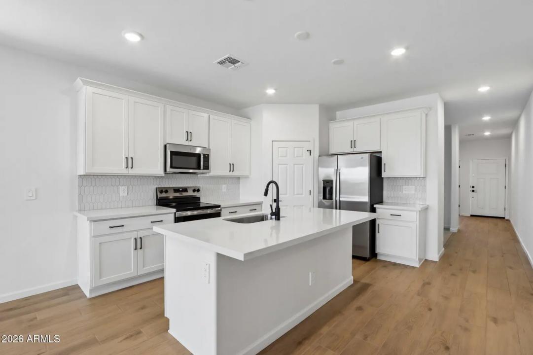 Real Estate Picture 39