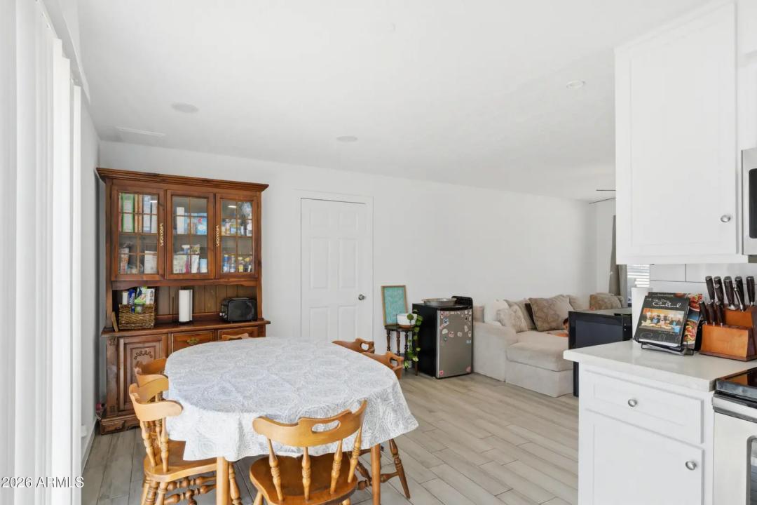 Real Estate Picture 5