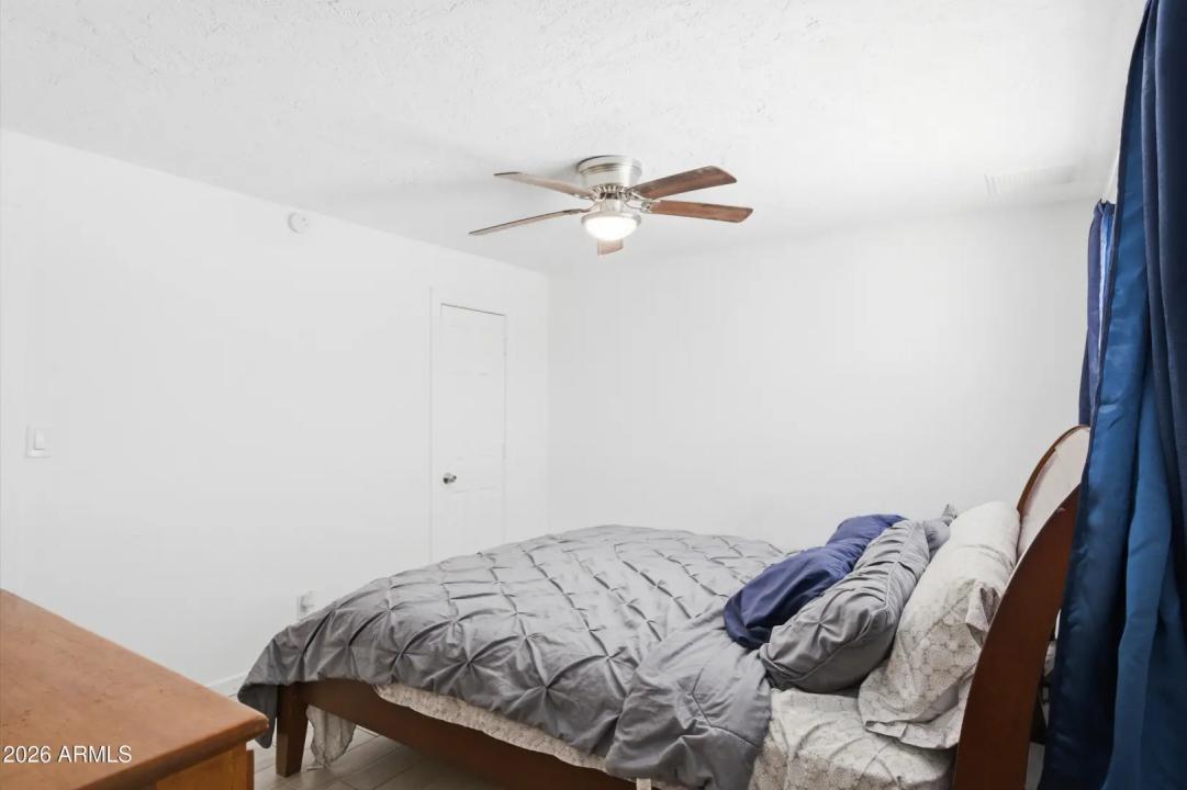 Real Estate Picture 8