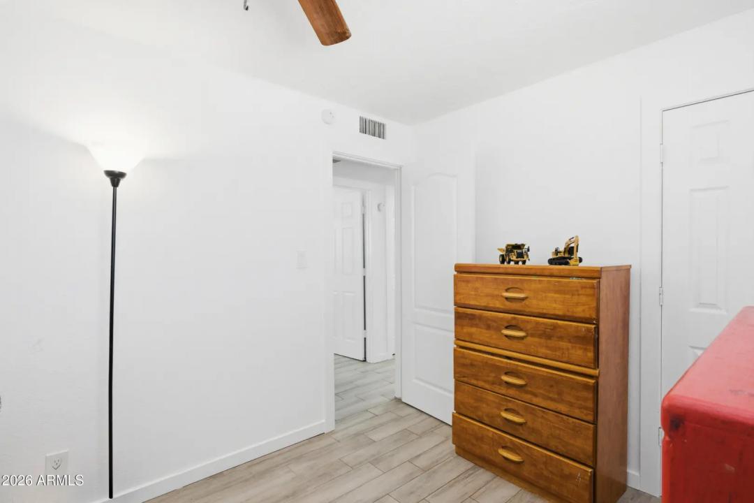 Real Estate Picture 13