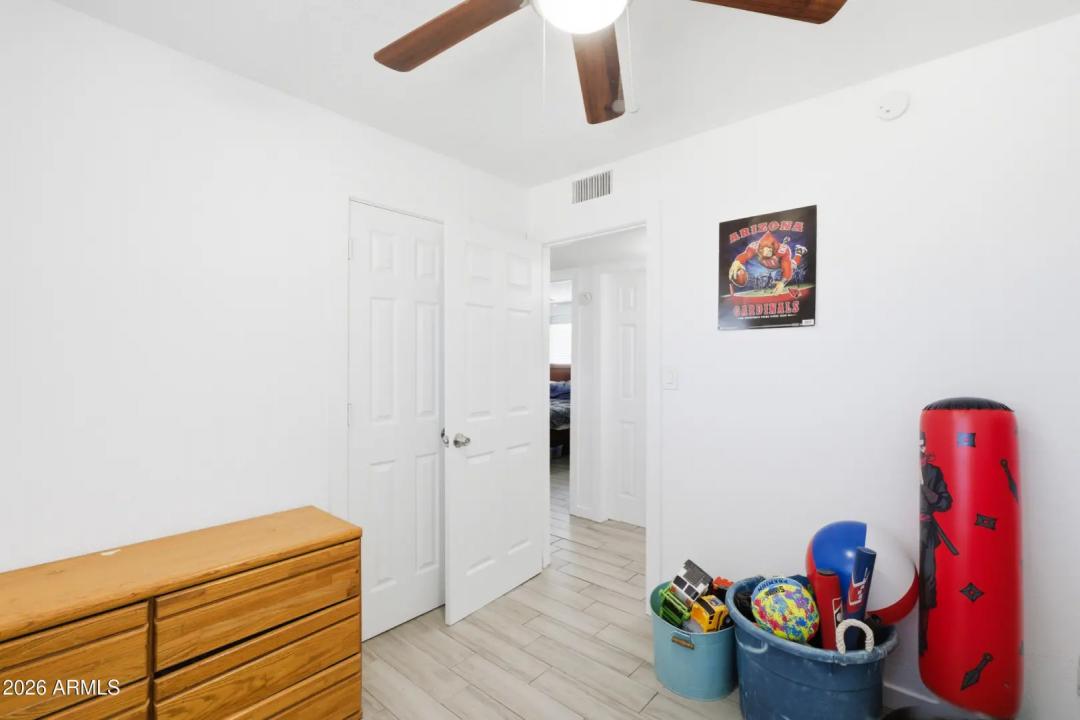 Real Estate Picture 15