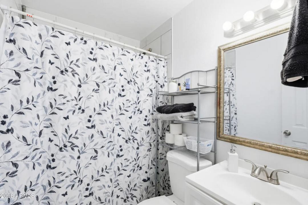 Real Estate Picture 16