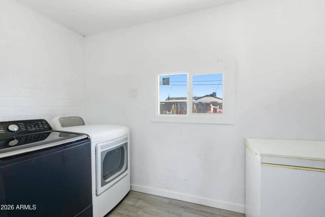 Real Estate Picture 19