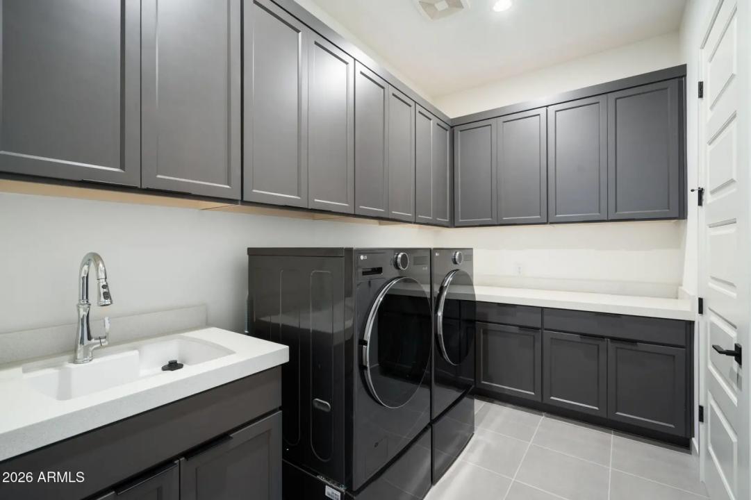 Real Estate Picture 24