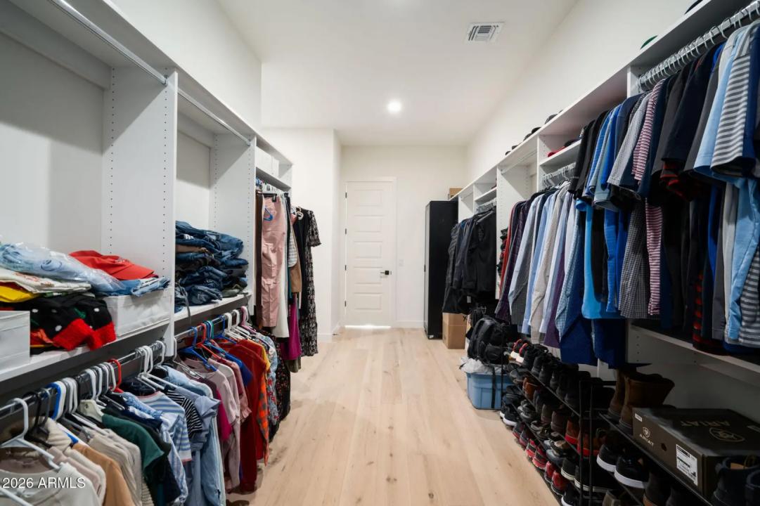 Real Estate Picture 16