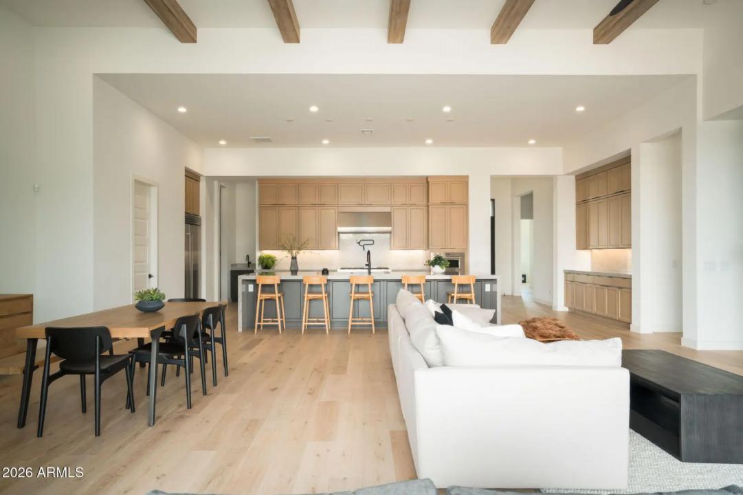 Real Estate Picture 5