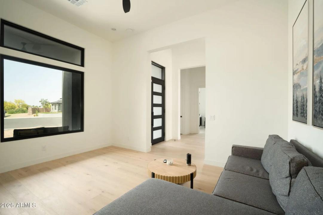 Real Estate Picture 30