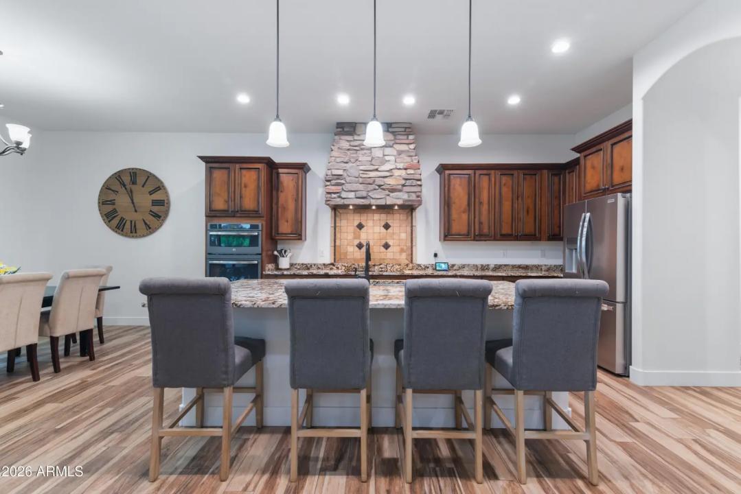 Real Estate Picture 20