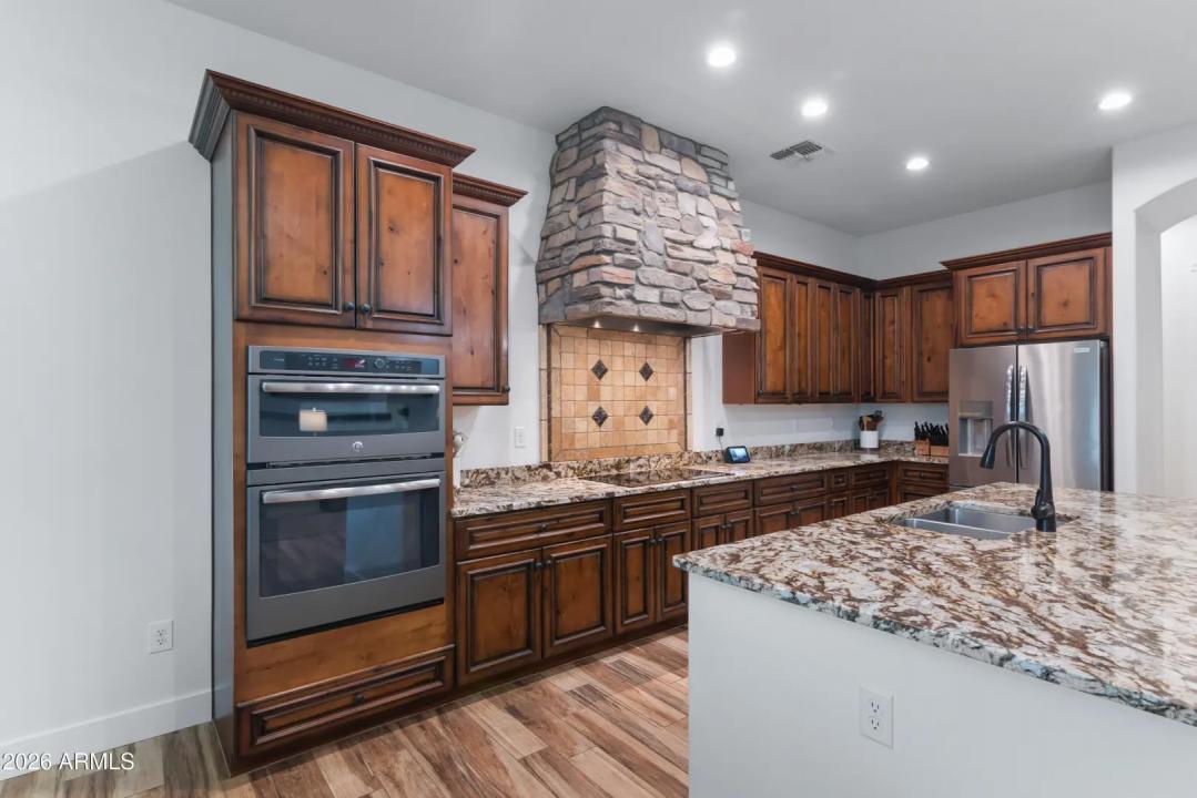 Real Estate Picture 25