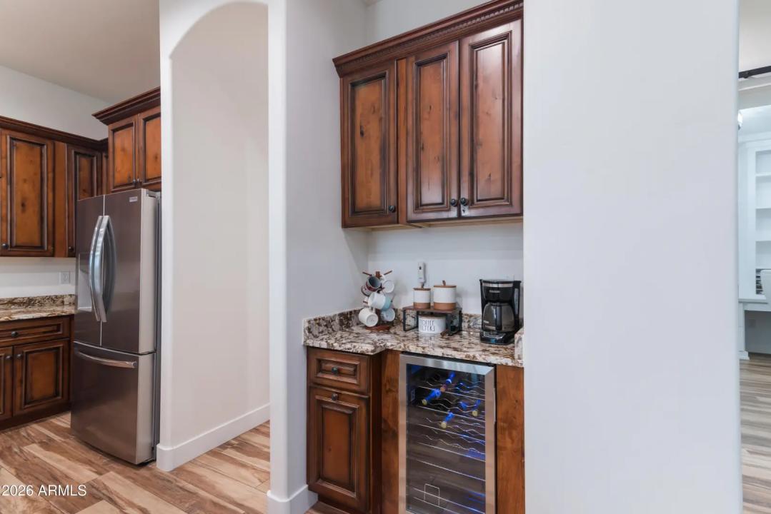 Real Estate Picture 23