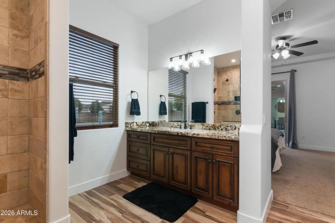 Real Estate Picture 30