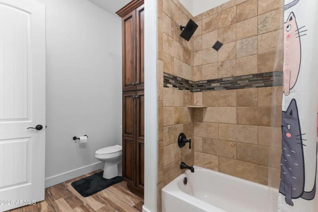 Real Estate Picture 37