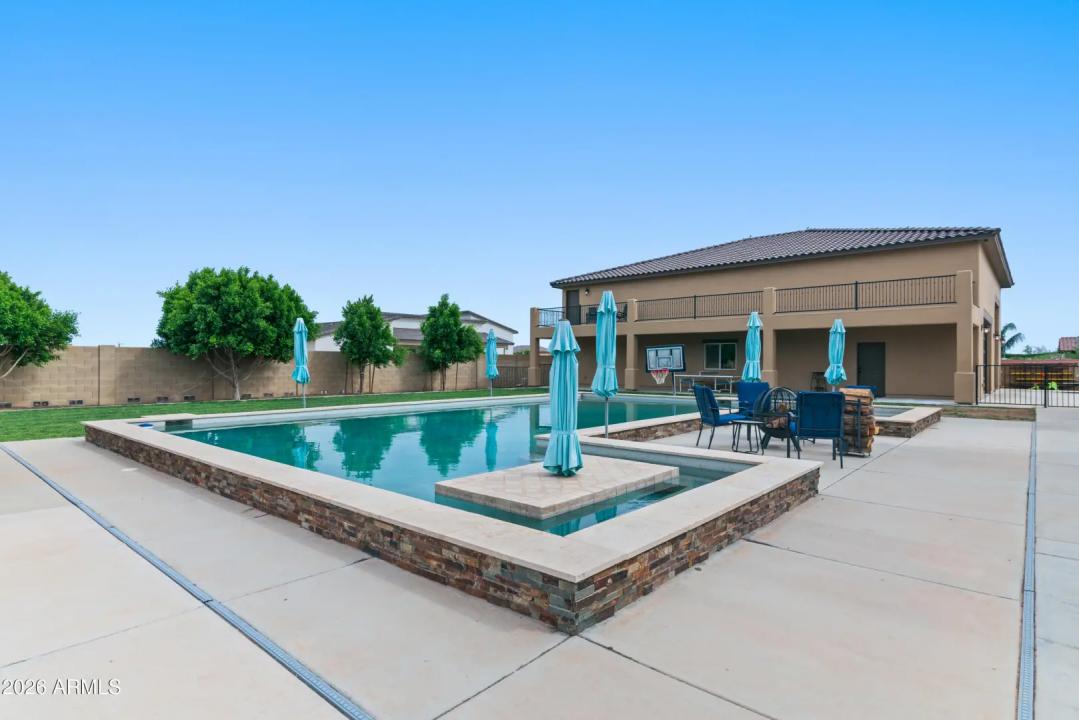 Real Estate Picture 53