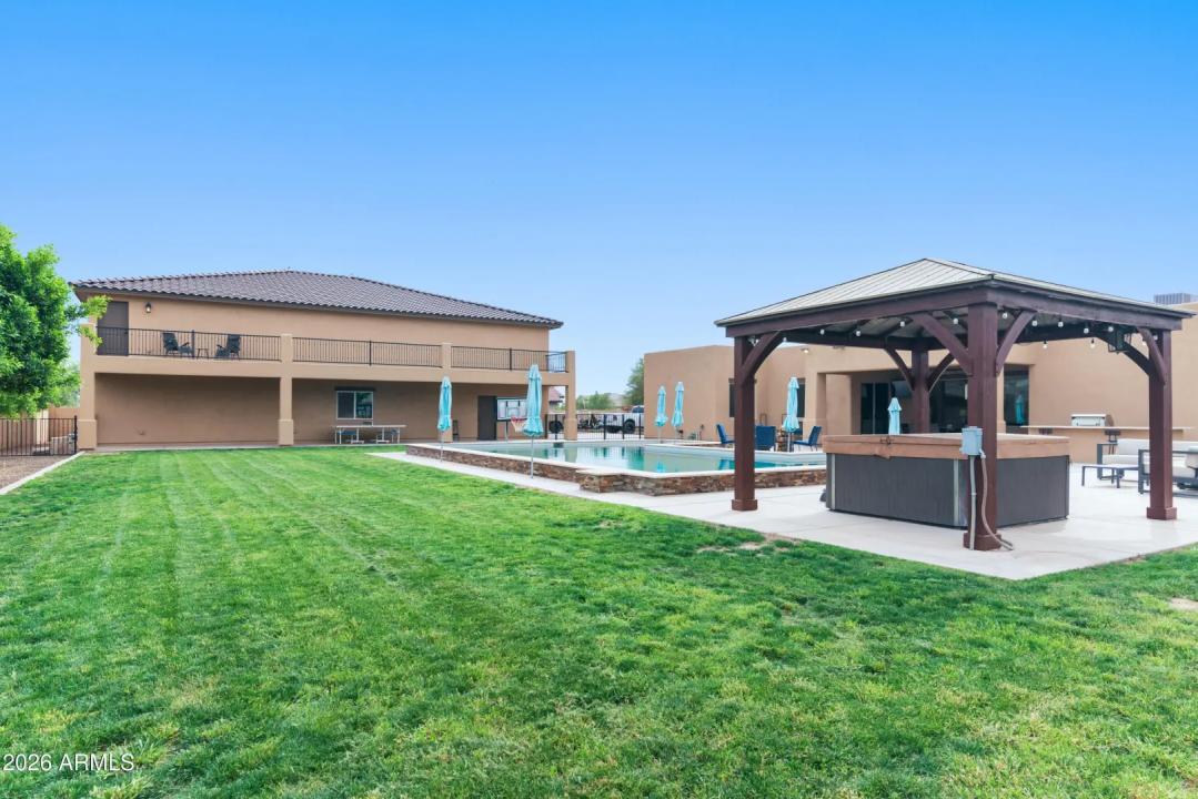 Real Estate Picture 50