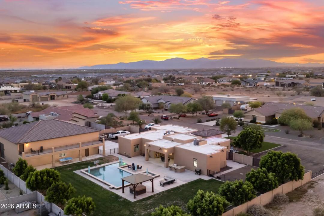 Real Estate Picture 6