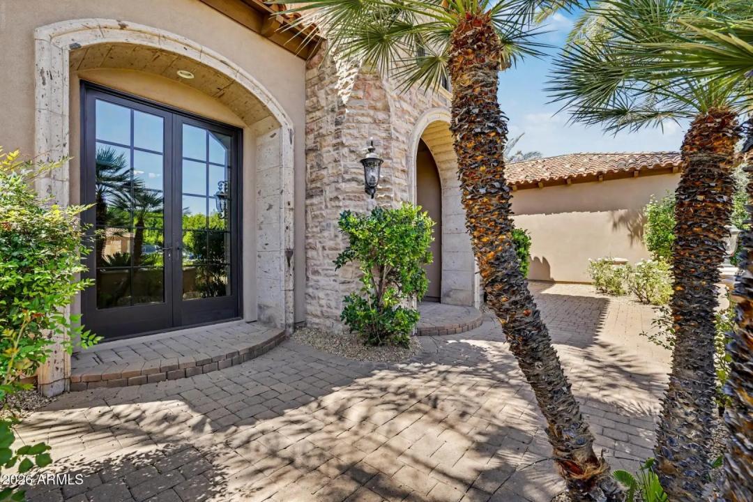 Real Estate Picture 8