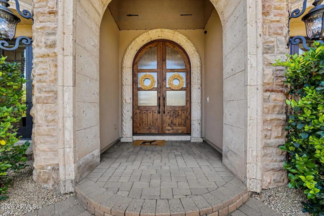 Real Estate Picture 11