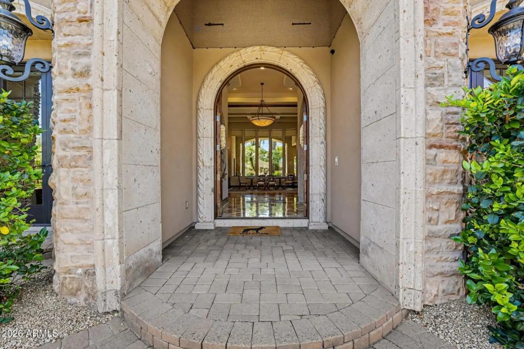 Real Estate Picture 12