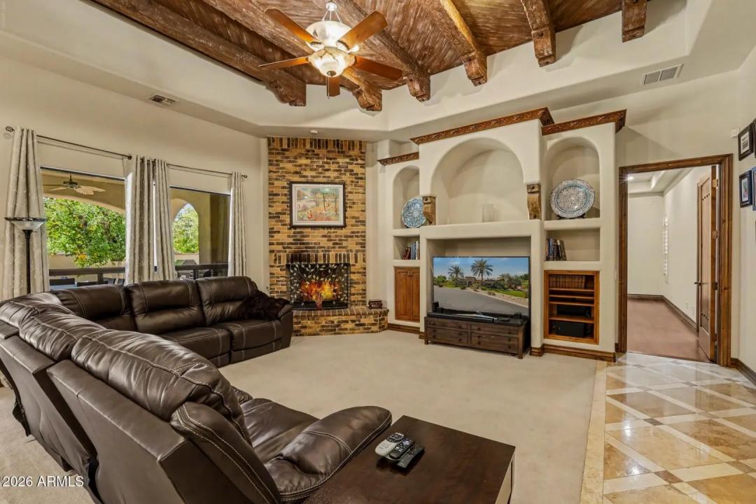 Real Estate Picture 24