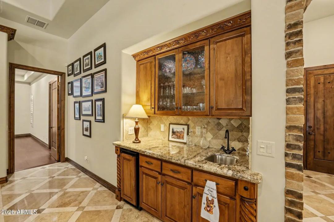 Real Estate Picture 23
