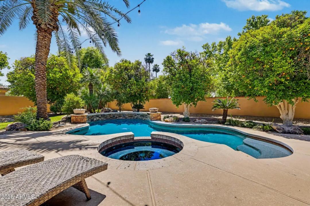 Real Estate Picture 3