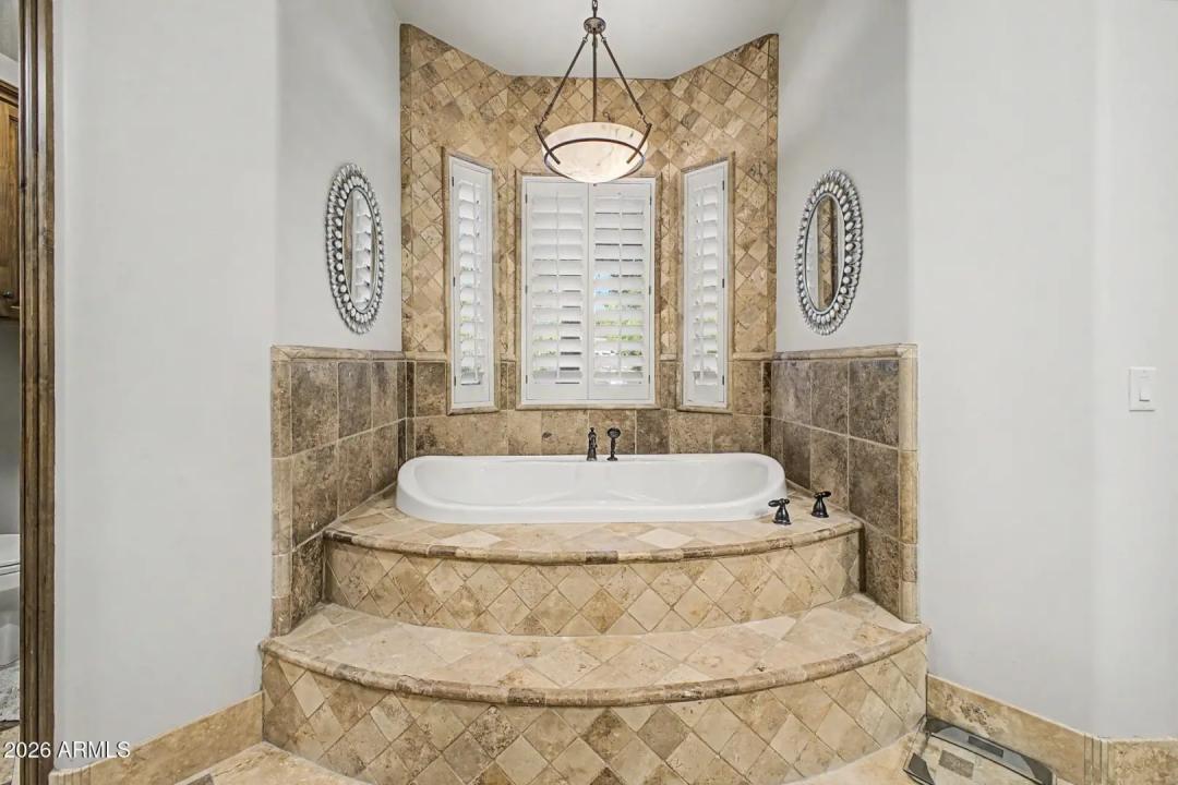Real Estate Picture 40
