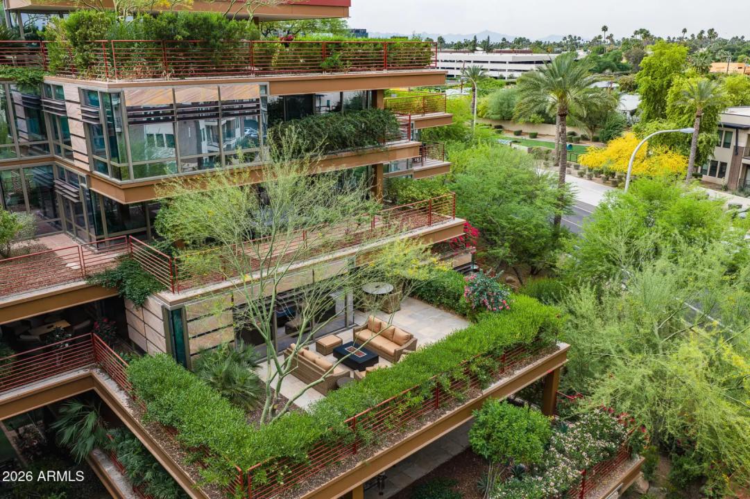 Real Estate Picture 11