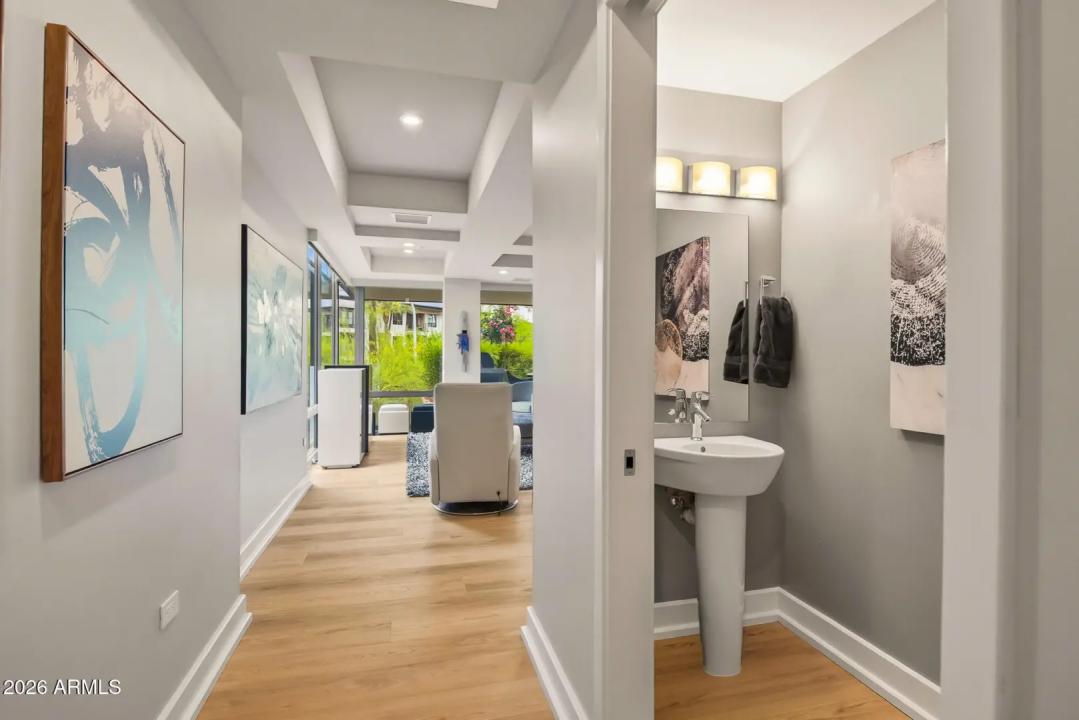 Real Estate Picture 14