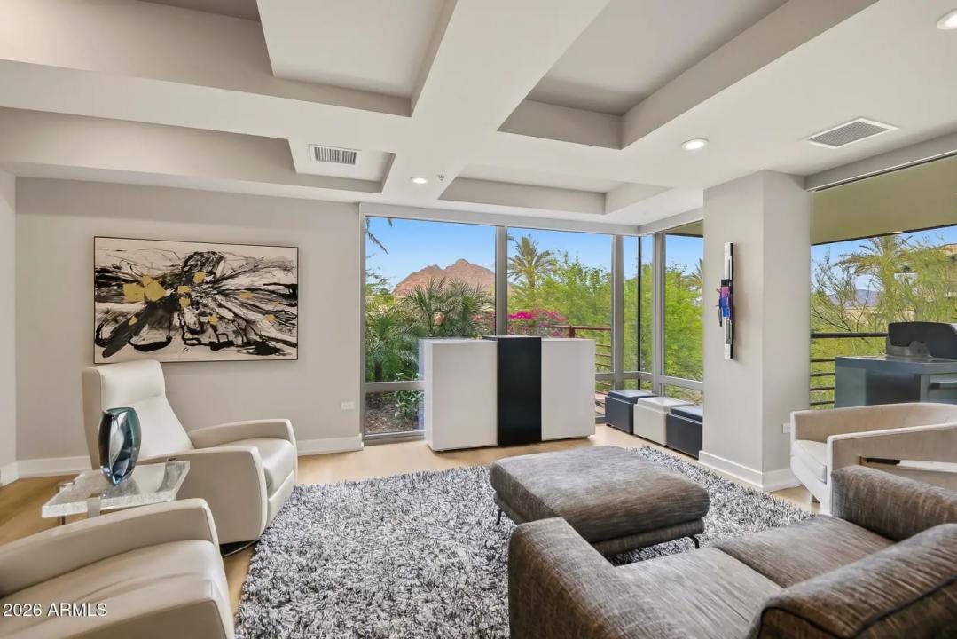 Real Estate Picture 16