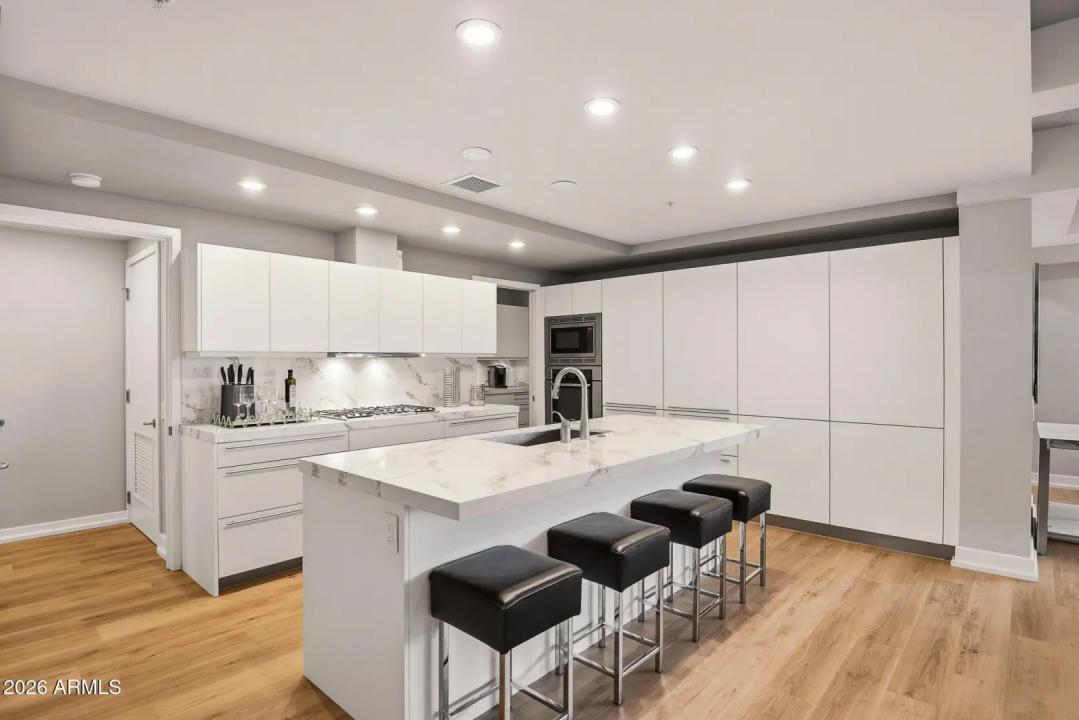 Real Estate Picture 23