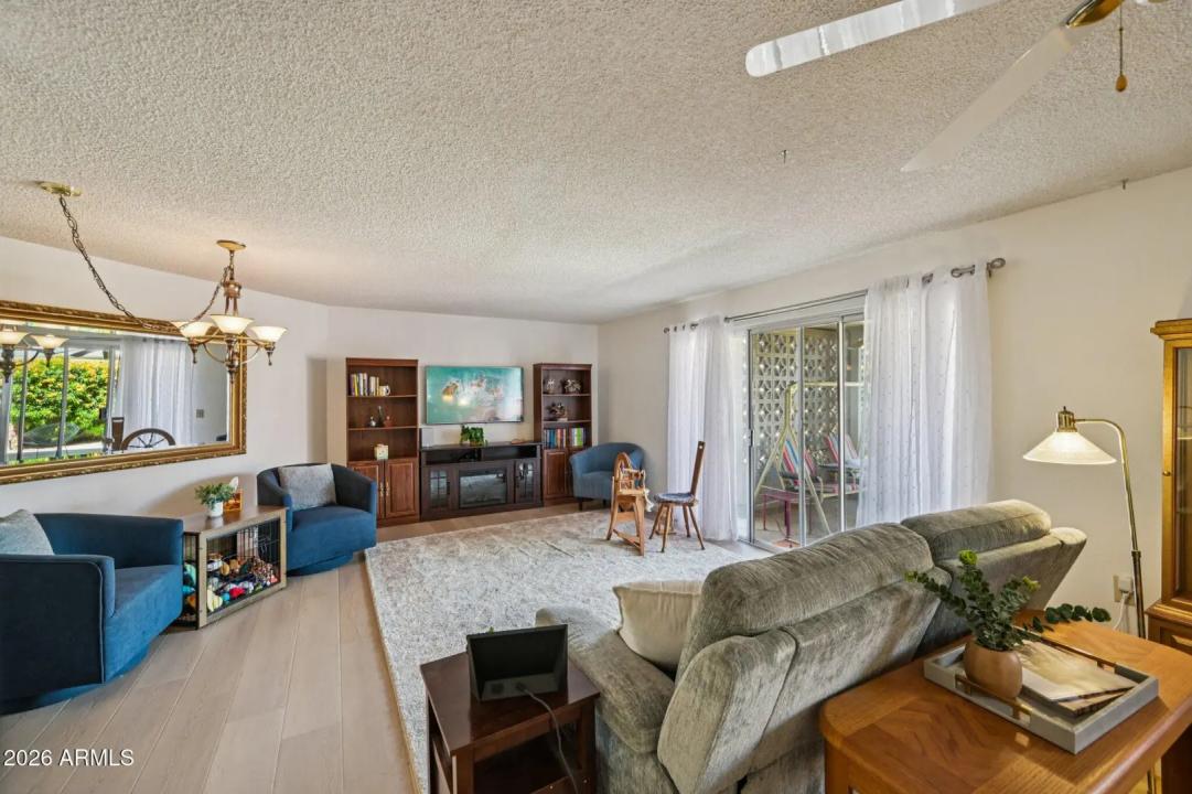 Real Estate Picture 12