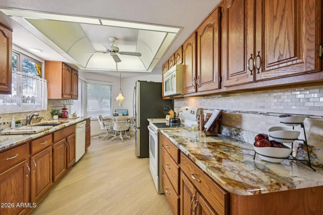 Real Estate Picture 10