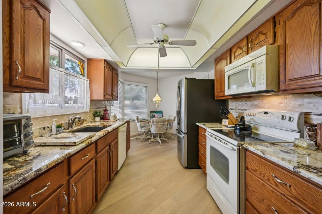 Real Estate Picture 6