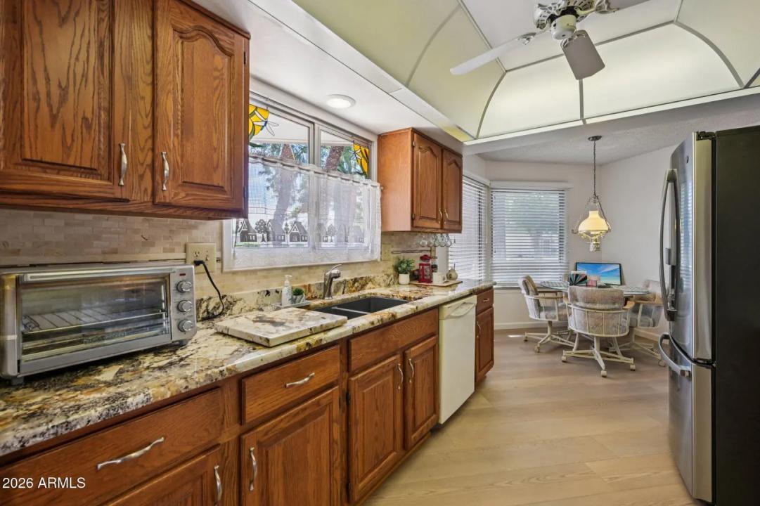 Real Estate Picture 7