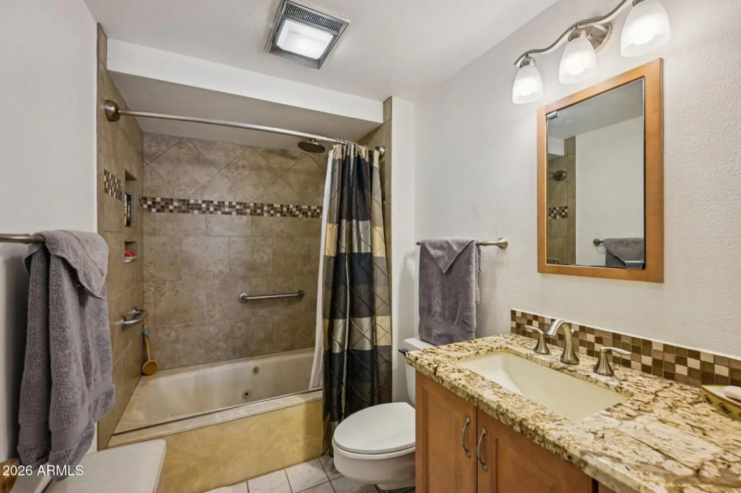 Real Estate Picture 18