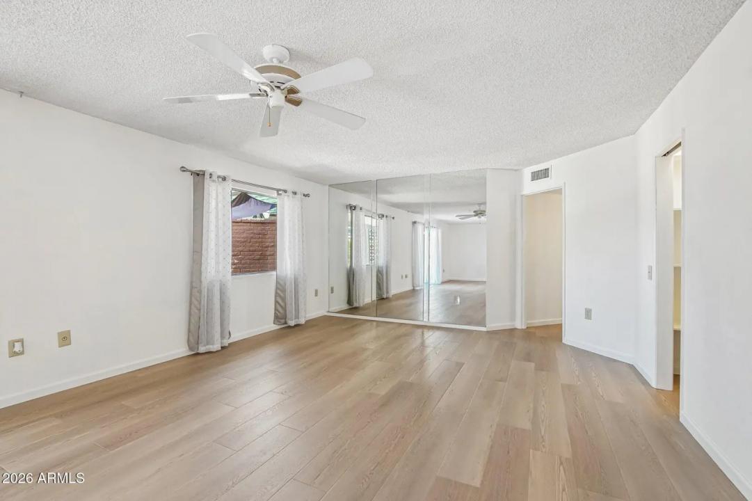 Real Estate Picture 11