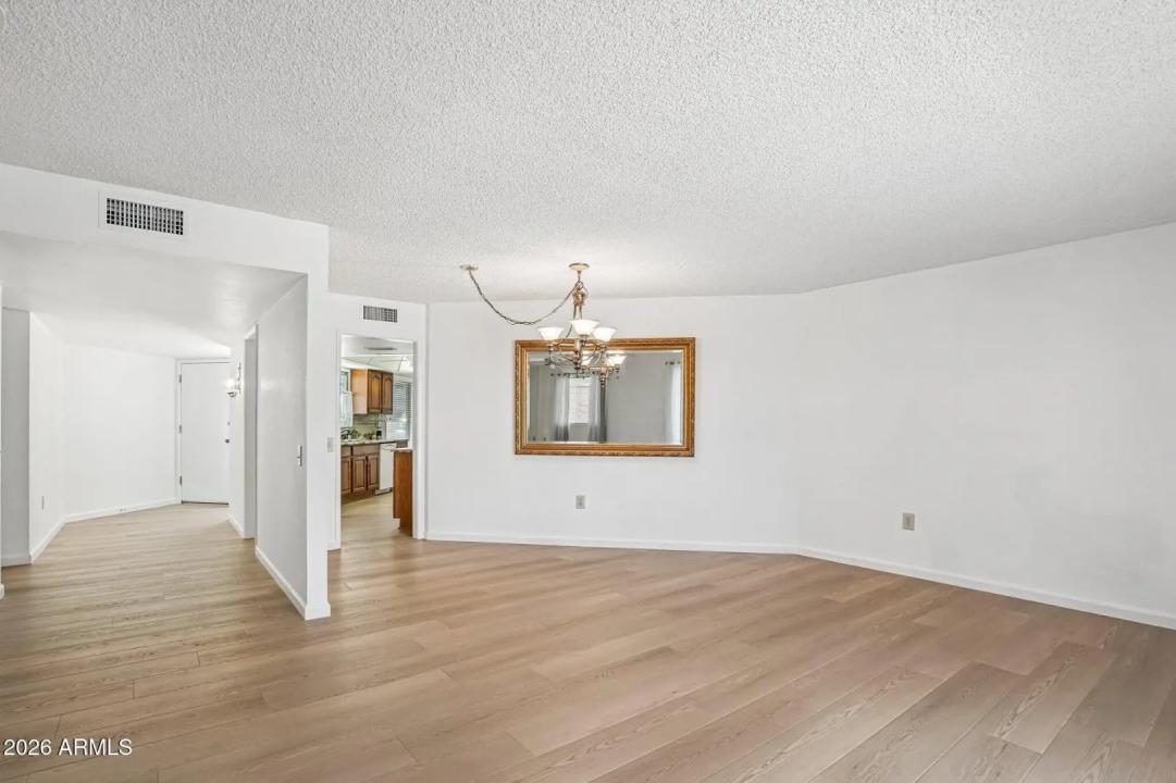 Real Estate Picture 9