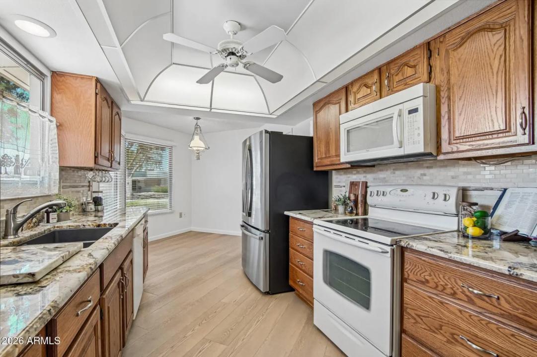 Real Estate Picture 6