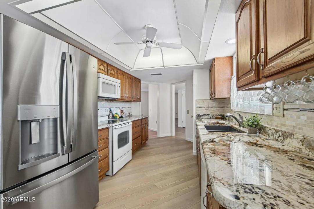 Real Estate Picture 7