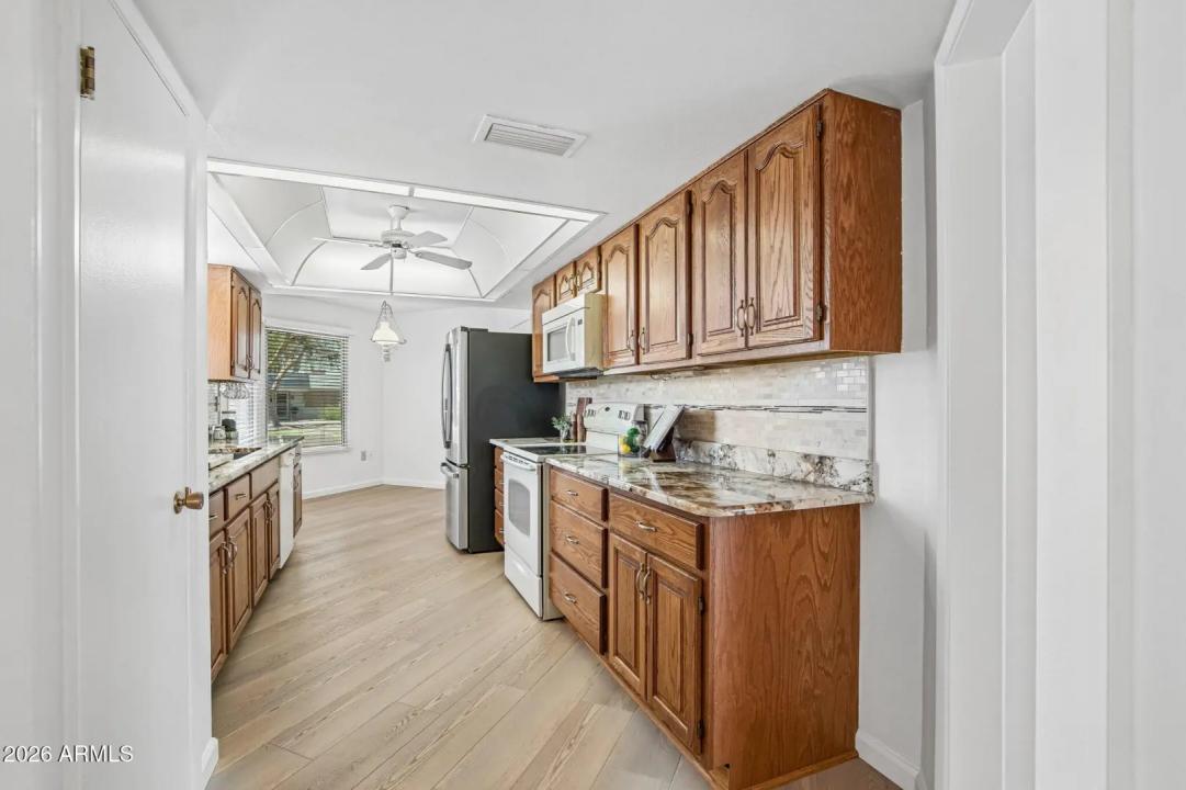 Real Estate Picture 5