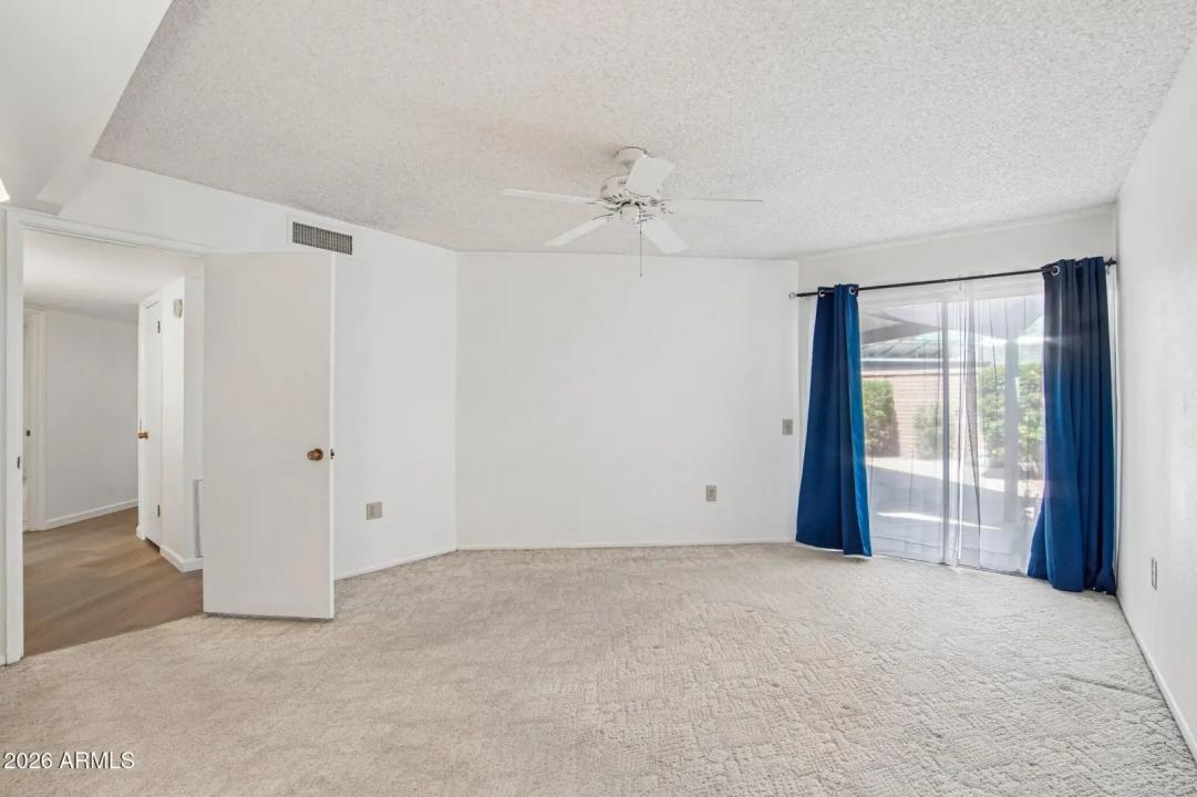 Real Estate Picture 14