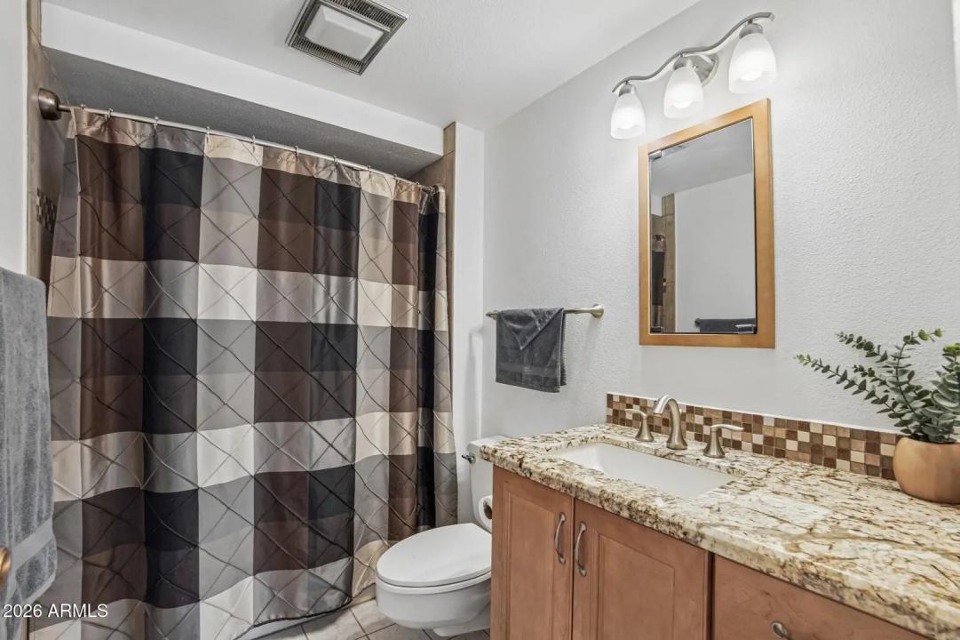 Real Estate Picture 16