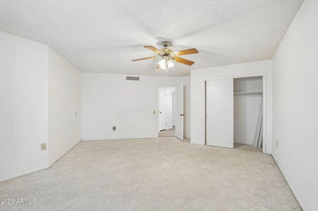 Real Estate Picture 18