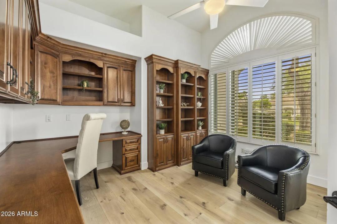 Real Estate Picture 10