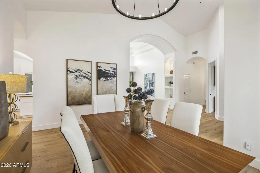 Real Estate Picture 7