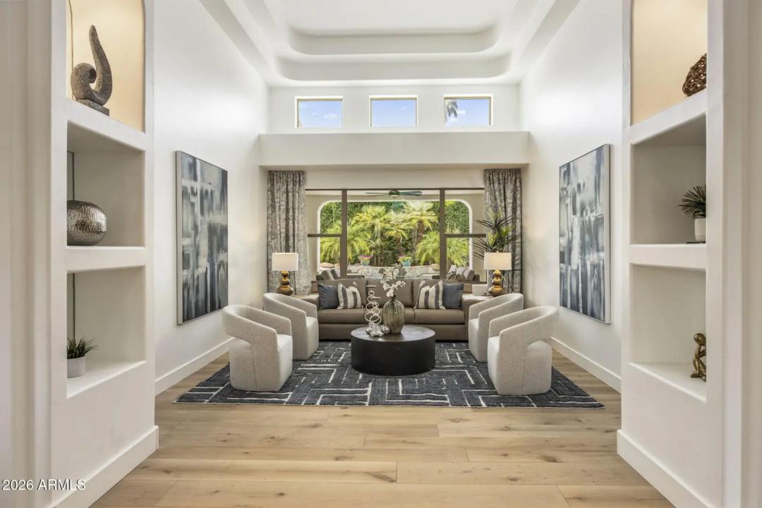 Real Estate Picture 8