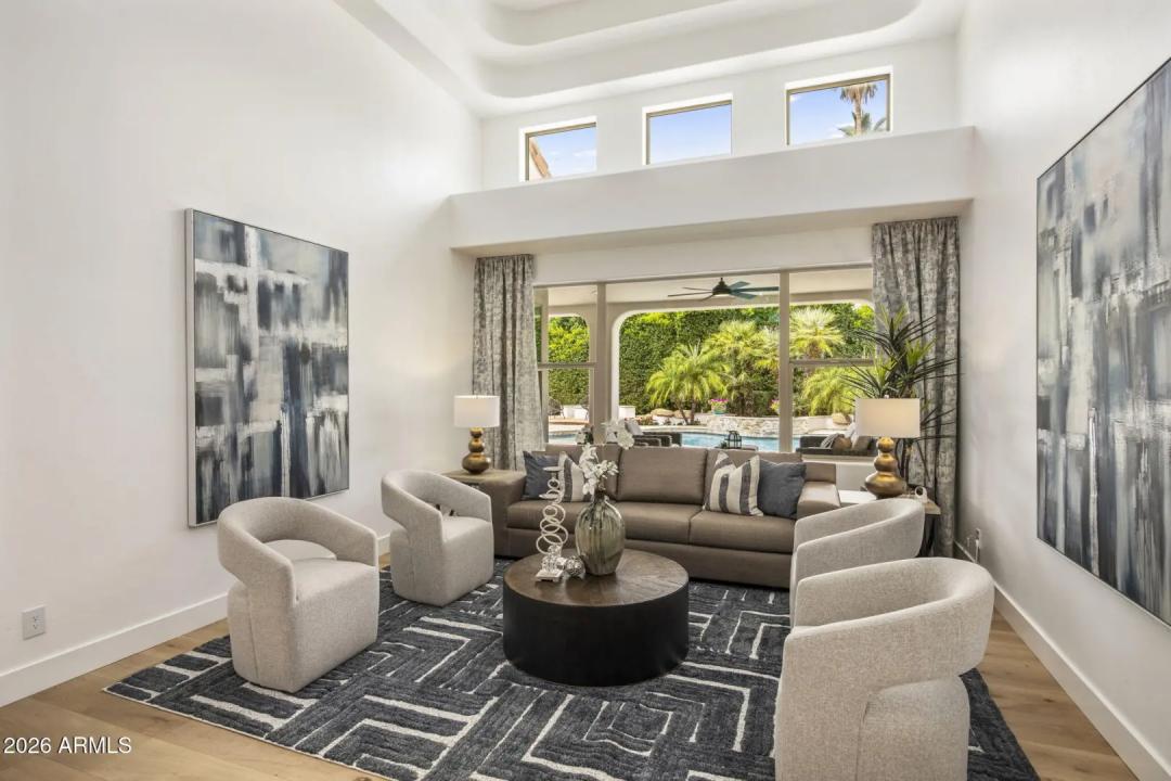 Real Estate Picture 9