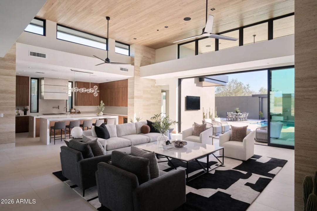 Real Estate Picture 3