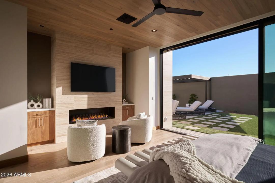 Real Estate Picture 9