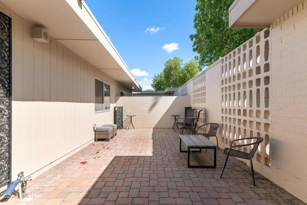 Real Estate Picture 8